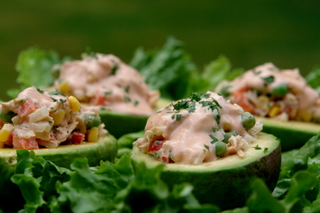 Aguacate relleno de atun